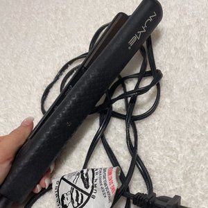 NuMe Flat Iron